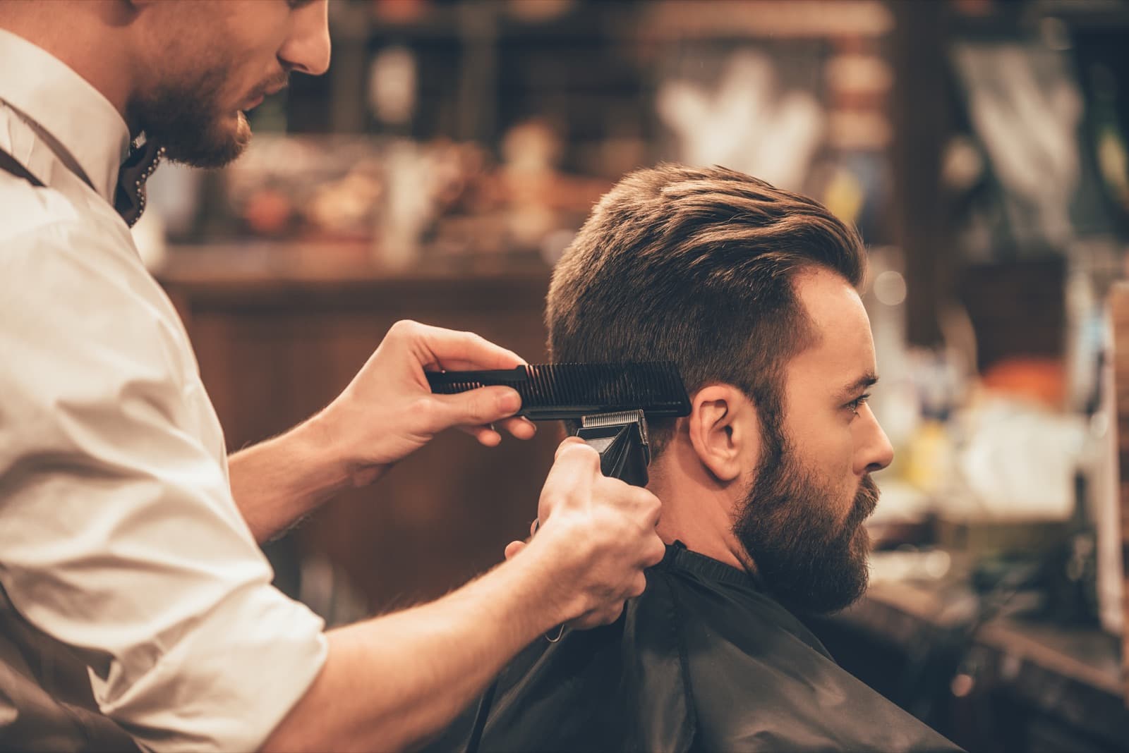 Haar knippen met tondeuse